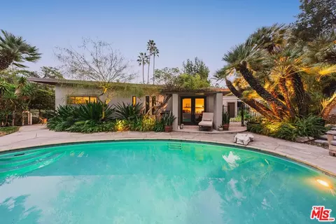 410 Mooresque St, Pasadena, CA 91105