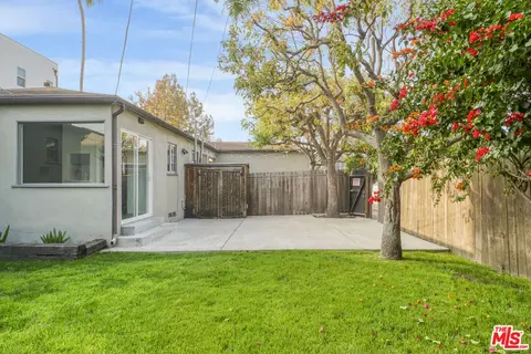 5925 Dauphin St, Los Angeles, CA 90034