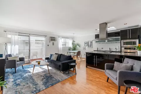 960 Larrabee St #211, West Hollywood, CA 90069