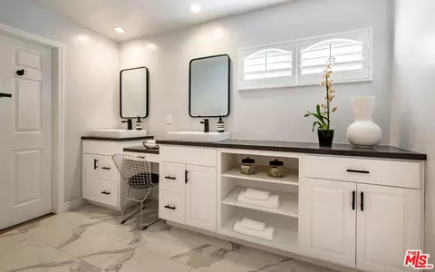 Bath - 11028 Eldora Ave, Sunland, CA 91040 photo 1 of 3