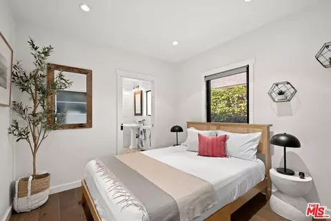 654 Vernon Ave, Venice, CA 90291 photo 15