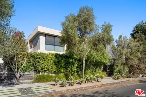613 Santa Clara Ave, Venice, CA 90291