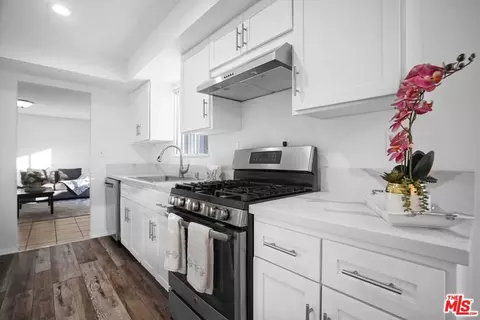 9946 Owensmouth Ave #11, Chatsworth, CA 91311