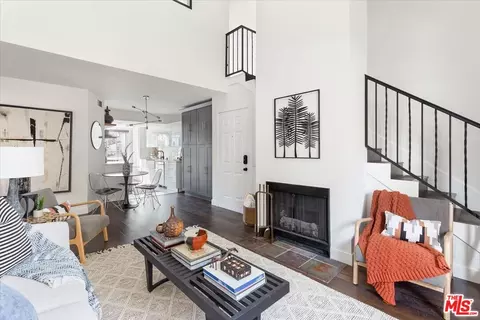 10960 Bluffside Dr #201, Studio City, CA 91604