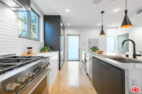 758 Sunset Ave, Venice, CA 90291 photo 16