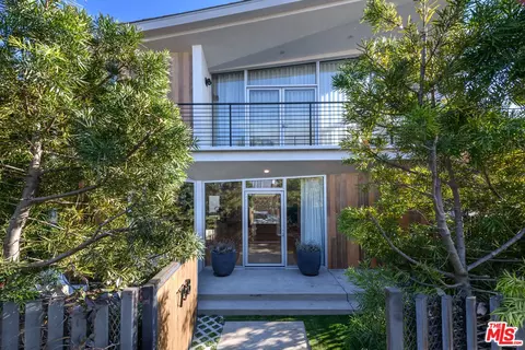 758 Sunset Ave, Venice, CA 90291 photo 2