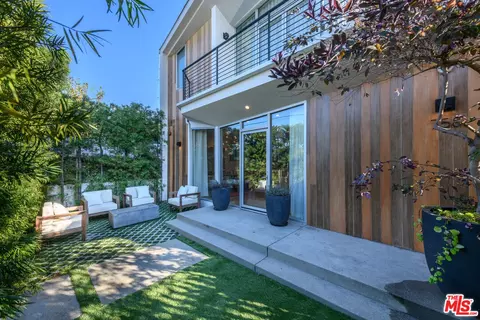 758 Sunset Ave, Venice, CA 90291 photo 3
