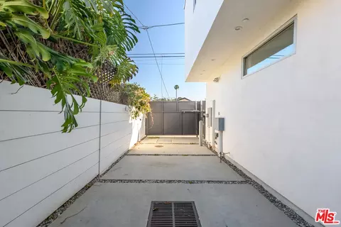 758 Sunset Ave, Venice, CA 90291 photo 32