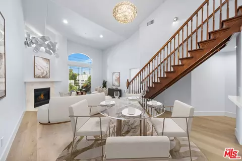 5132 Maplewood Ave #302, Los Angeles, CA 90004