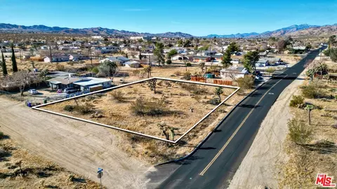 59083 Barron Dr, Yucca Valley, CA 92284