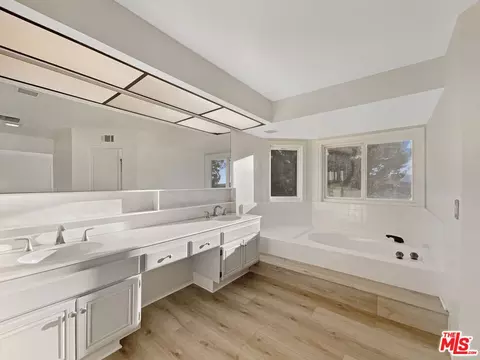 5474 Cochise St, Simi Valley, CA 93063 photo 7