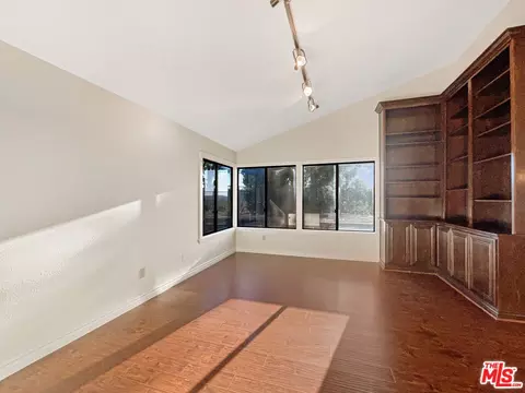 5474 Cochise St, Simi Valley, CA 93063 photo 3