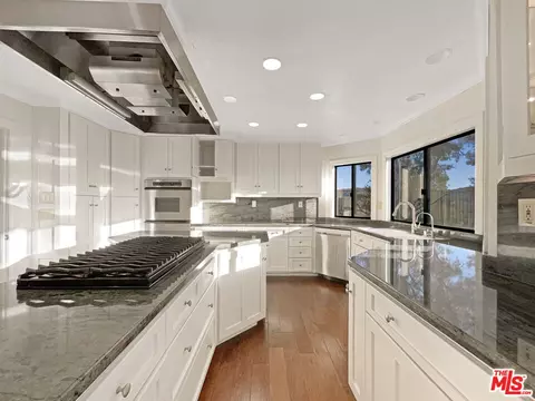 5474 Cochise St, Simi Valley, CA 93063 photo 17