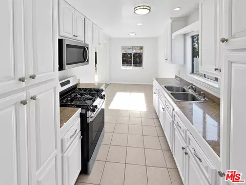 1616 W Piru St, Compton, CA 90222 photo 15