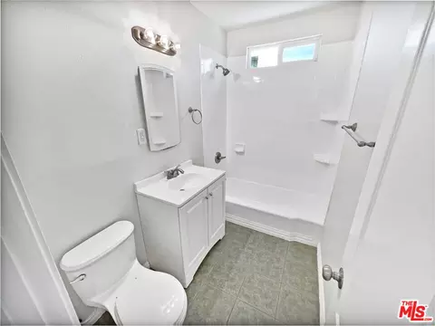 1616 W Piru St, Compton, CA 90222 photo 7