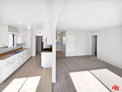 1616 W Piru St, Compton, CA 90222 photo 3