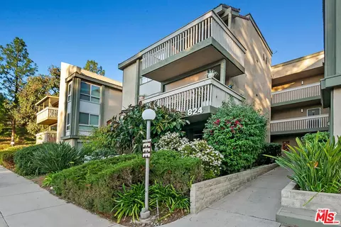 824 Pinetree Cir #12, Thousand Oaks, CA 91360