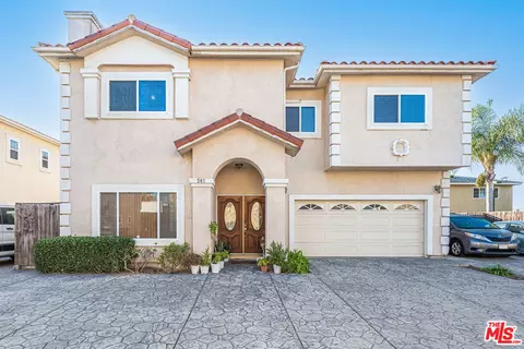 561 E 213th St, Carson, CA 90745
