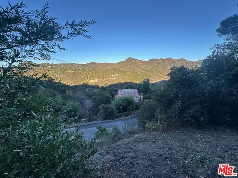 19936 Observation Dr, Topanga, CA 90290