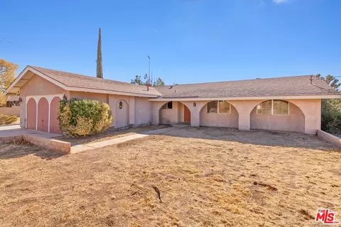1642 W Avenue L8, Lancaster, CA 93534