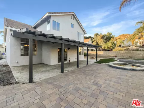 Exterior - 30426 Sequoia Ct, Castaic, CA 91384 photo 3 of 6