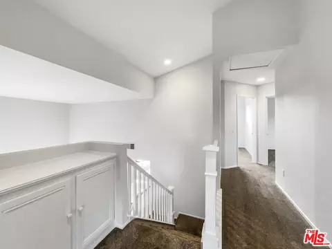 Entry Way - 30426 Sequoia Ct, Castaic, CA 91384 photo 2 of 2