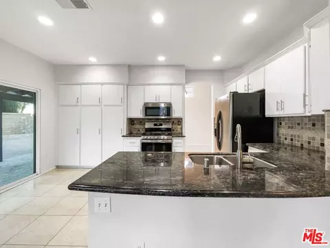 Kitchen - 30426 Sequoia Ct, Castaic, CA 91384 photo 3 of 3
