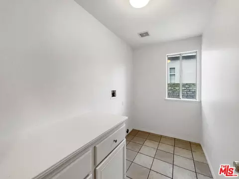 Other - 30426 Sequoia Ct, Castaic, CA 91384 photo 4 of 6