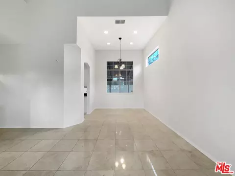 Dining - 30426 Sequoia Ct, Castaic, CA 91384 photo 1 of 2