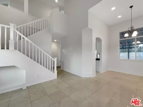 Entry Way - 30426 Sequoia Ct, Castaic, CA 91384 photo 1 of 2