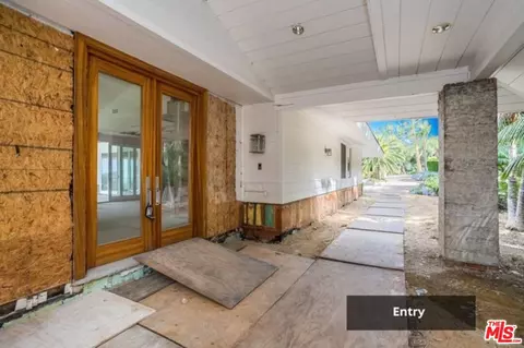 Entry Way - 2 Pine Tree Ln, Rolling Hills, CA 90274 photo 1 of 1