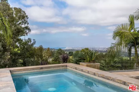 Exterior - 2 Pine Tree Ln, Rolling Hills, CA 90274 photo 9 of 11