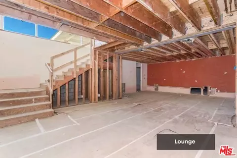 Living - 2 Pine Tree Ln, Rolling Hills, CA 90274 photo 3 of 4
