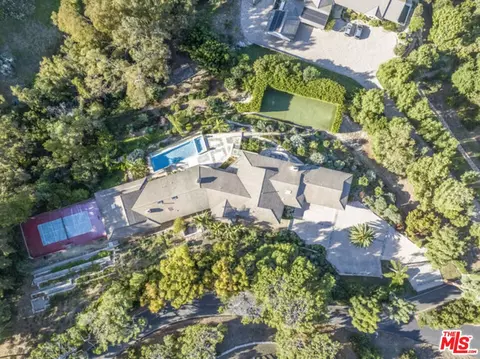 View/Area - 2 Pine Tree Ln, Rolling Hills, CA 90274 photo 5 of 5