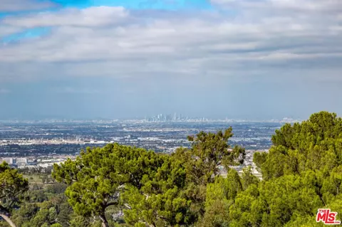 View/Area - 2 Pine Tree Ln, Rolling Hills, CA 90274 photo 4 of 5
