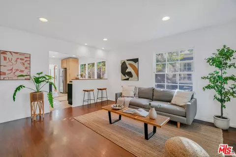 1074 Amoroso Pl, Venice, CA 90291