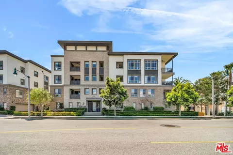 5837 Village Dr #5, Los Angeles, CA 90094