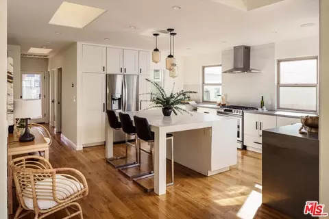 1059 Marco Pl, Venice, CA 90291 photo 5