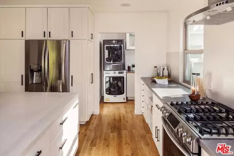 1059 Marco Pl, Venice, CA 90291 photo 6