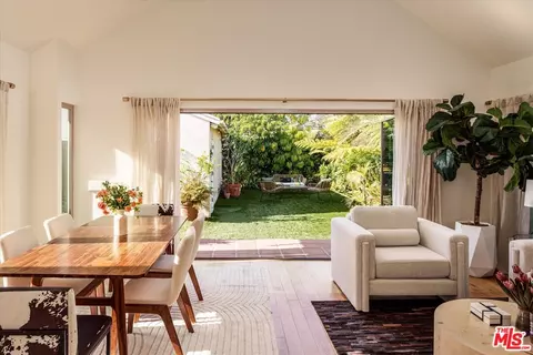 1059 Marco Pl, Venice, CA 90291 photo 2