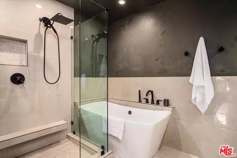 1059 Marco Pl, Venice, CA 90291 photo 21