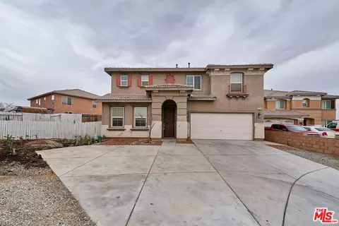 13719 Sahara Ln, Victorville, CA 92394