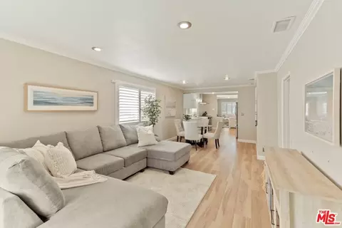 13900 Grevillea Ave, Hawthorne, CA 90250