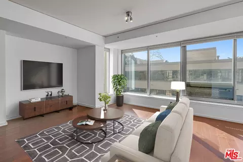1155 S Grand Ave #402, Los Angeles, CA 90015