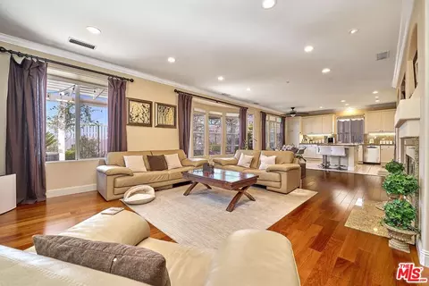 11061 Tamberly Ln, Tujunga, CA 91042