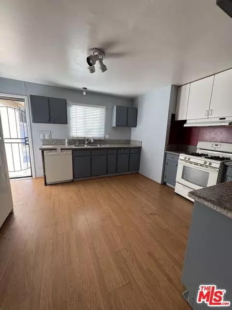 76 W Mountain St, Pasadena, CA 91103 photo 8