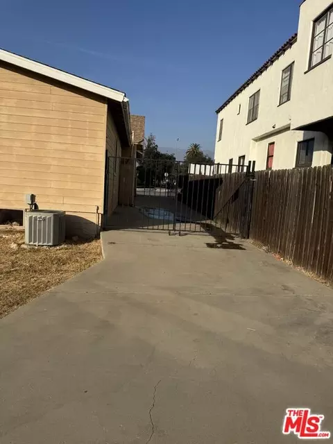 76 W Mountain St, Pasadena, CA 91103 photo 18
