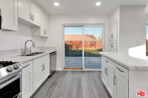 15403 Ross Dr, Adelanto, CA 92301 photo 9