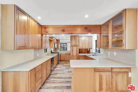 52581 Sunset Dr, Idyllwild, CA 92549