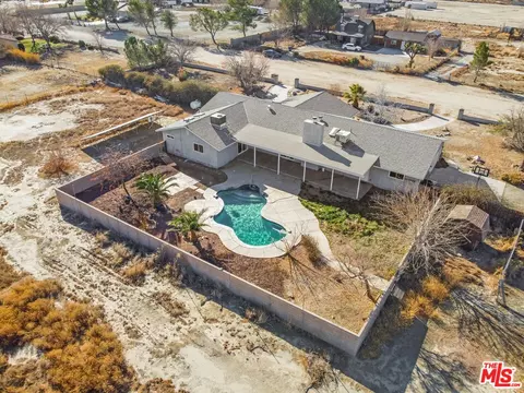 44954 46th St, Lancaster, CA 93535 photo 2